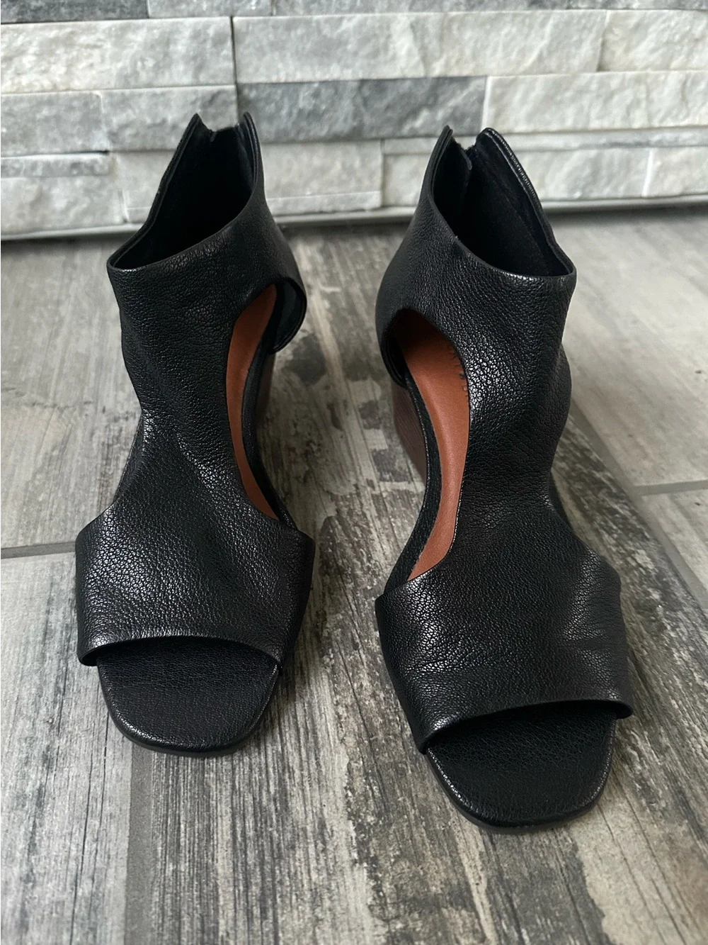 NEW Lucky Brand Black Wedge Sandals Size 7